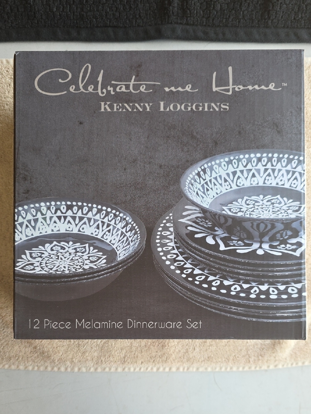 Kenny Loggins Celebrate Me Home 12-Piece Melamine Dinnerware Set - Gray & White